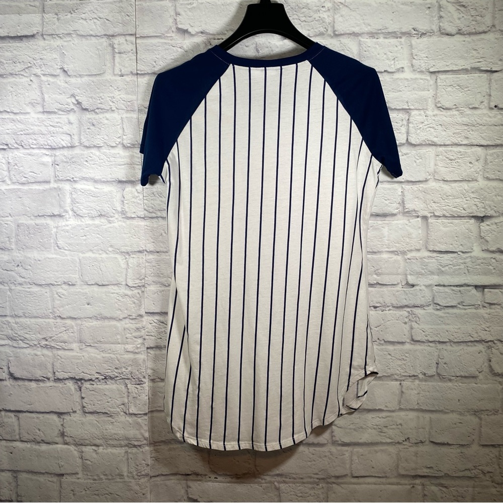 New York Yankees Pinstripe Nightshirt Size Medium - Picture 5 of 6